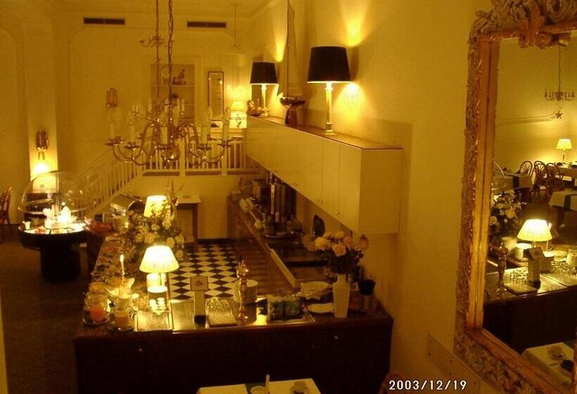 اتاق راحتی با چشم‌انداز دریا, Np Hotel Schweriner Hof