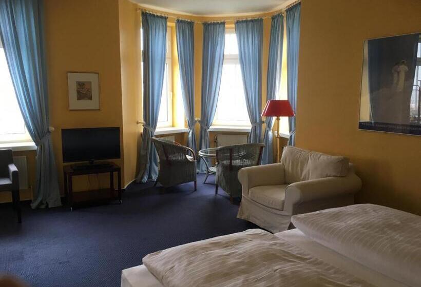 اتاق راحتی با چشم‌انداز دریا, Np Hotel Schweriner Hof
