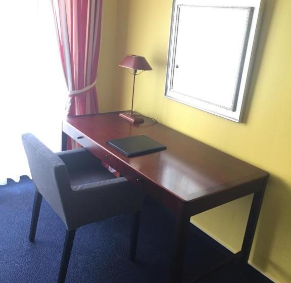 سوییت جونیور با چشم‌انداز دریا, Np Hotel Schweriner Hof