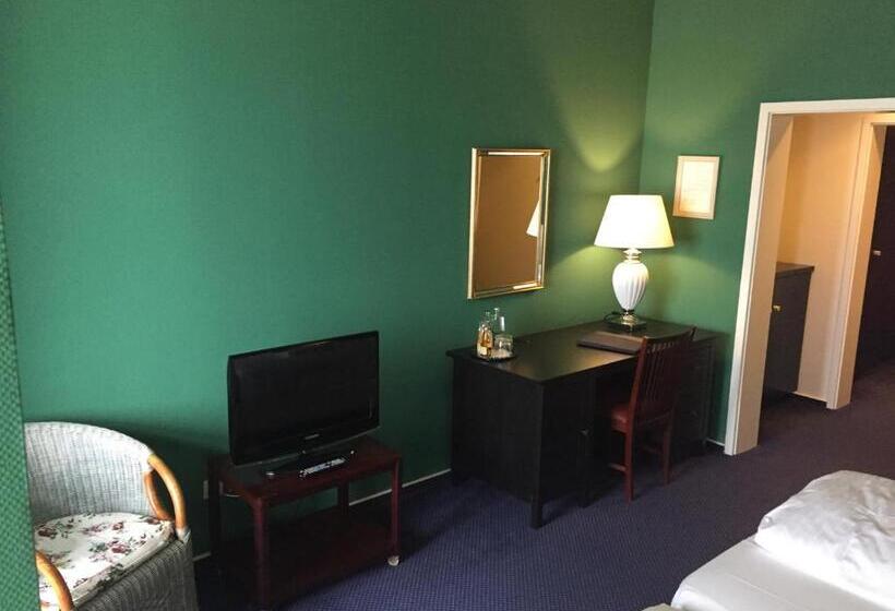 اتاق راحتی با چشم‌انداز دریا, Np Hotel Schweriner Hof