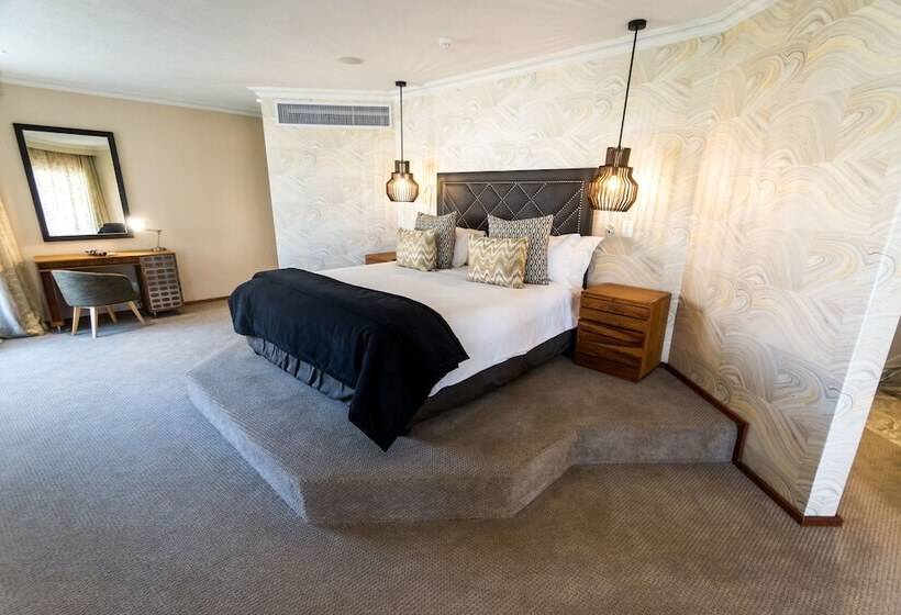 سوییت لوکس, Windhoek Country Club Resort