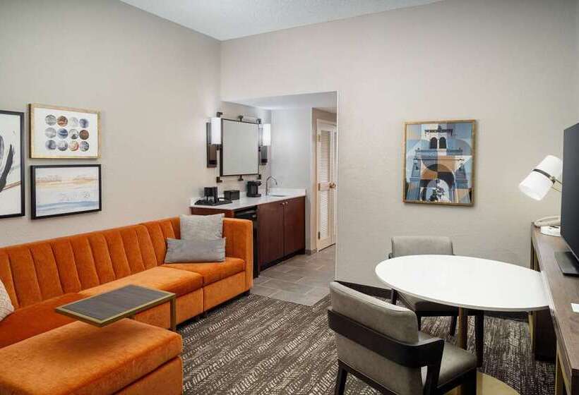 سوییت, Embassy Suites Hotel Charlotte