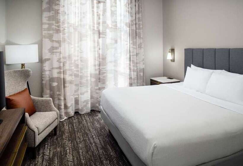 سوییت, Embassy Suites Hotel Charlotte