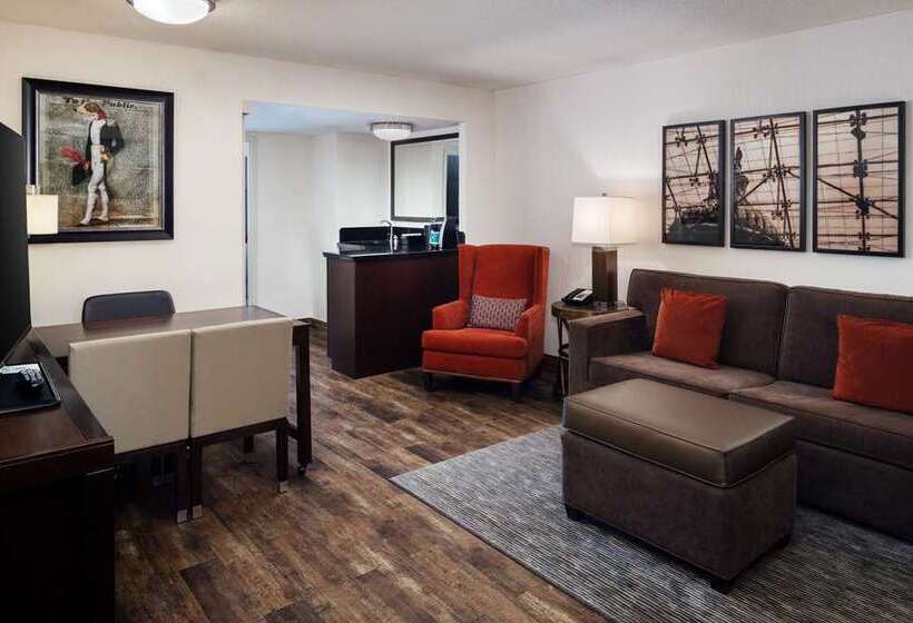 سوییت, Embassy Suites Hotel Charlotte