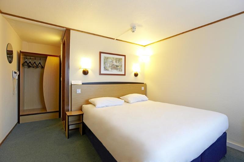 Номер Стандарт, Campanile Hotel Wakefield