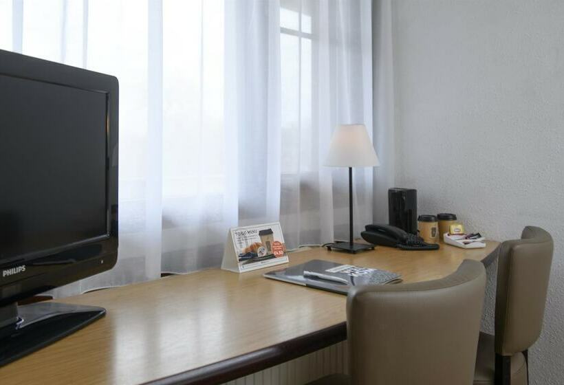 Номер Стандарт, Campanile Hotel & Restaurant Zwolle