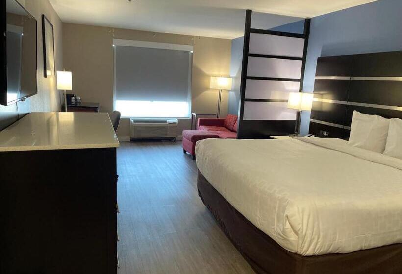 Люкс Кровать Кинг, Clarion Pointe Atlanta Airport College Park