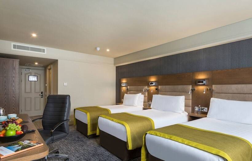 اتاق استاندارد سه نفره, Bonnington Hotel & Leisure Centre