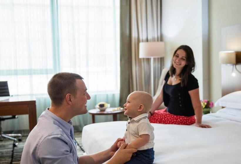 带大床的标准间, Jumeira Rotana – Dubai