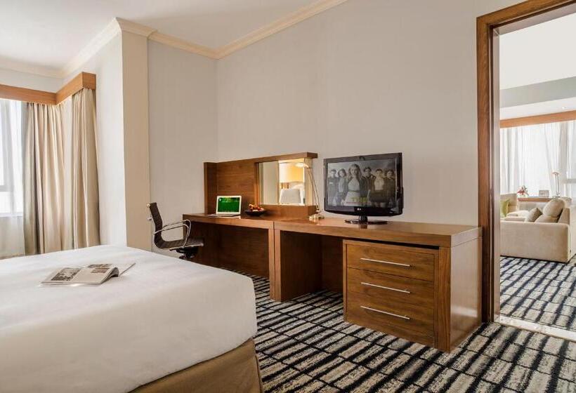 带阳台套房, Jumeira Rotana – Dubai