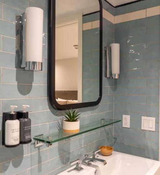 带大床的复式套间, Nassau Suite South Beach, An All Suite