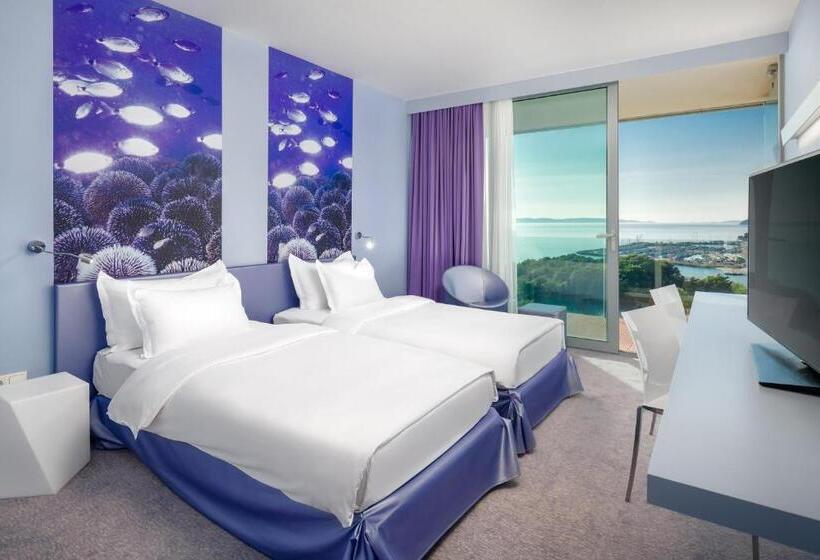 Номер Superior Вид на Море с Балконом, Radisson Blu Resort & Spa