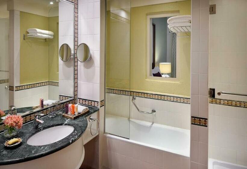 اتاق پرمیوم با چشم‌انداز دریا, Mövenpick Resort & Spa Dead Sea
