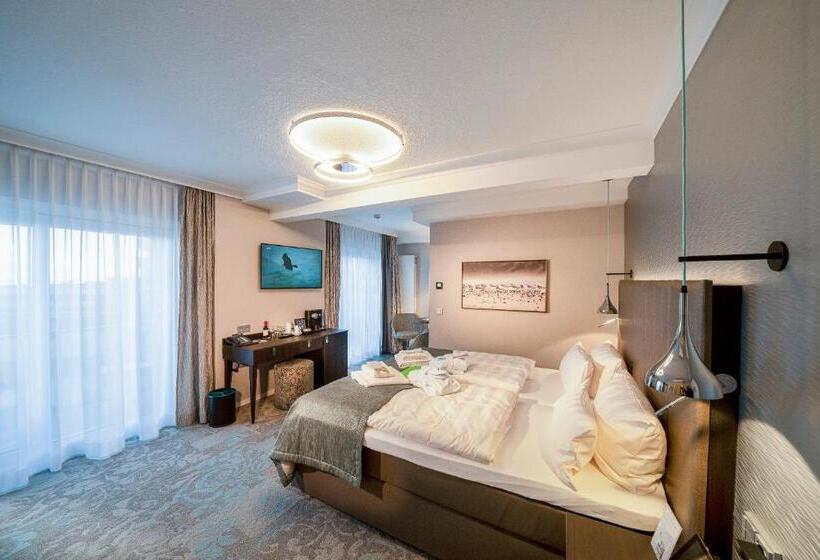 Комфортабельный номер с боковым видом на море, Strandhotel Duhnen