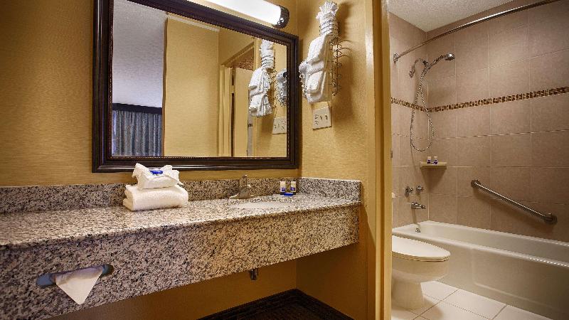 장애인을 위한 킹사이즈 침대 스탠다드 룸, Best Western Fredericksburg