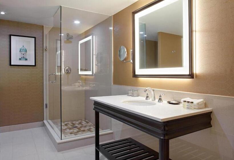 Люкс Премиум, Sheraton Parkway Toronto North Hotel & Suites