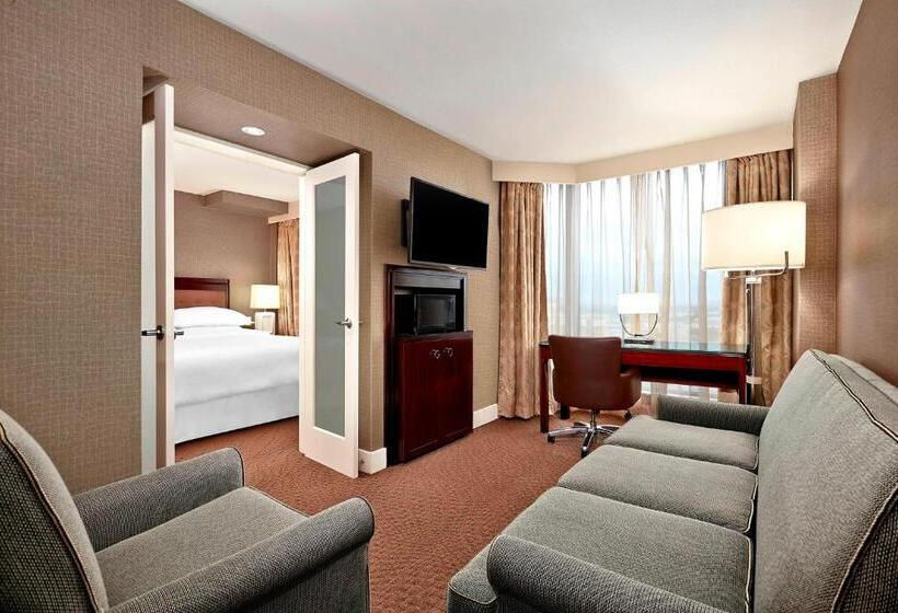 Люкс Премиум, Sheraton Parkway Toronto North Hotel & Suites