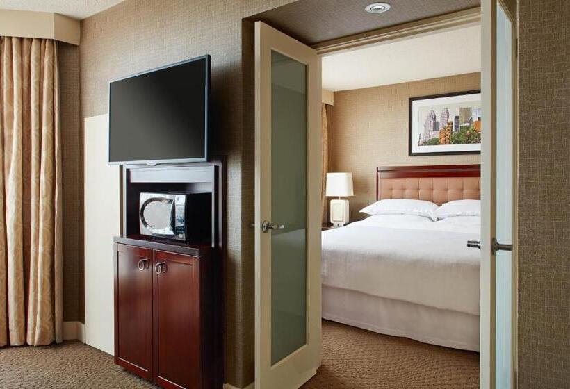 Люкс Клуб, Sheraton Parkway Toronto North Hotel & Suites