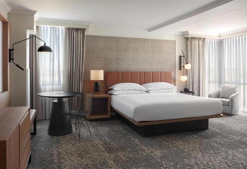 Люкс Superior, Sheraton Parkway Toronto North Hotel & Suites