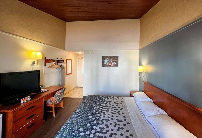 ダブルベッドスタンダードルーム, Econo Lodge Motel Village