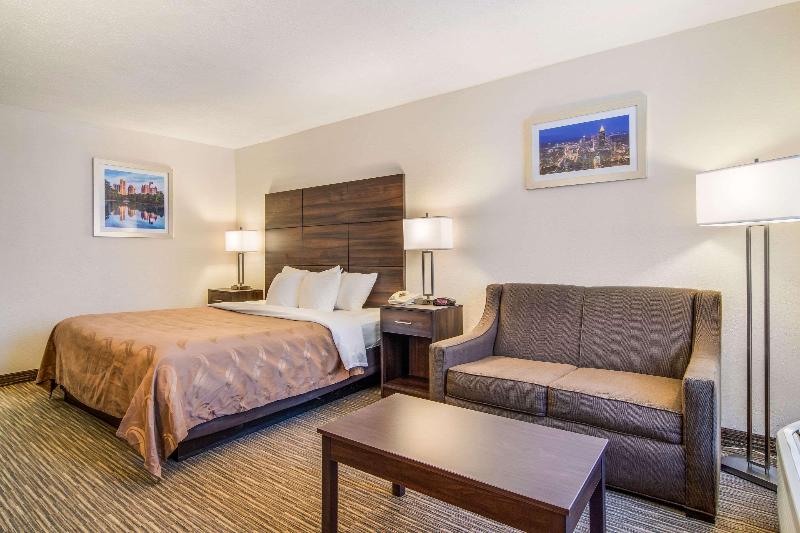 스탠다드 룸 킹사이즈 침대, Quality Inn Suwanee I85