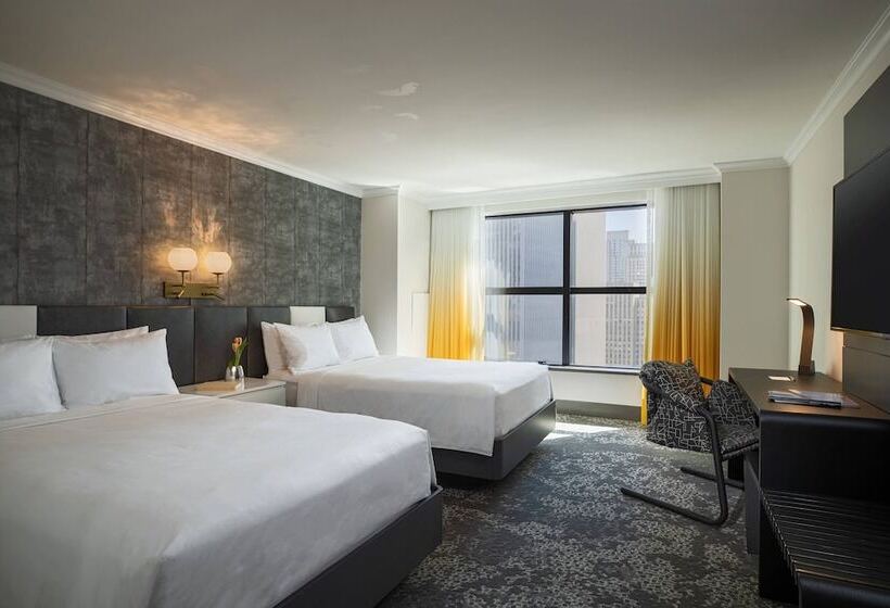 带2个双人床的标准工作室, Renaissance New York Times Square By Marriott
