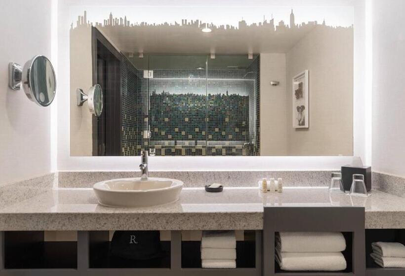 带大床的标准间, Renaissance New York Times Square By Marriott