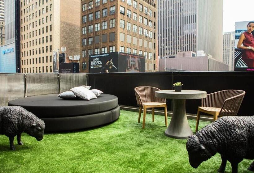 带大床的标准间, Renaissance New York Times Square By Marriott
