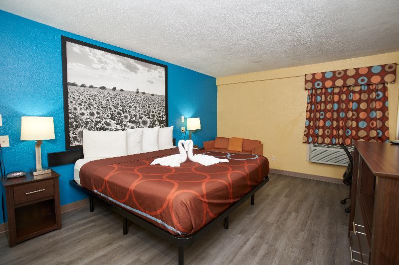 Номер Deluxe Кровать Кинг, Super 8 By Wyndham Wichita Airport West Kellogg