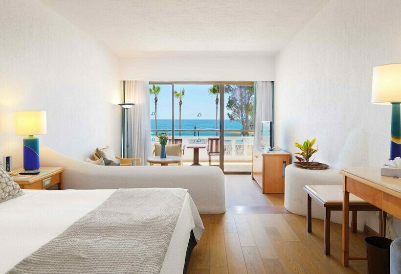 סוויטת ג'וניור, Coral Beach Hotel & Resort Cyprus