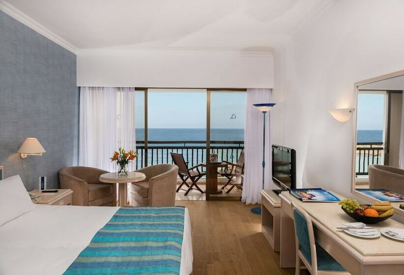 Номер Superior Вид на Море, Coral Beach Hotel & Resort Cyprus