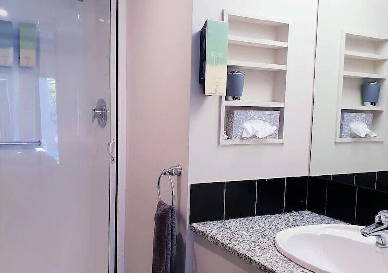 Студия Стандарт, Parklane Motor Lodge