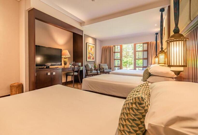 اتاق خانوادگی با چشم‌انداز باغ, Bintang Bali Resort