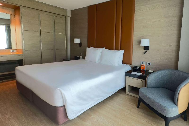 اتاق اجرایی با تخت بزرگ, Ramada By Wyndham Bangkok Sukhumvit 11