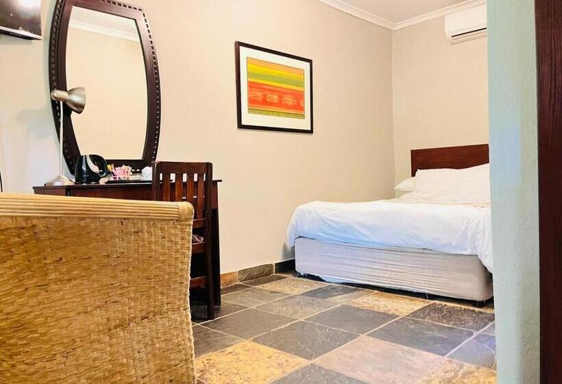 Номер Basic, Shangri La Country Hotel & Spa