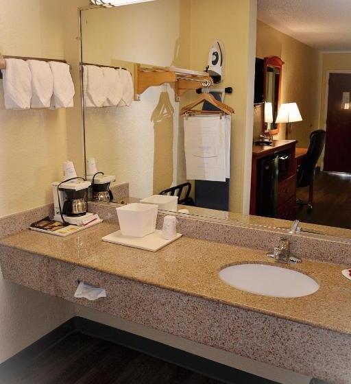 Номер Стандарт 2 Двуспальные Кровати, Days Inn By Wyndham Jacksonville Nc