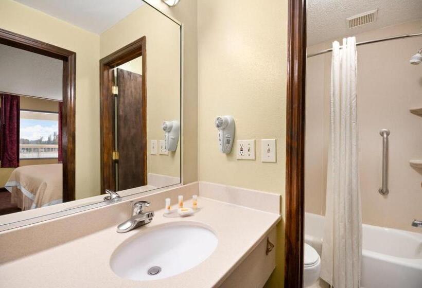 Стандартный Номер Кровать Кинг, Days Inn By Wyndham Jacksonville Nc