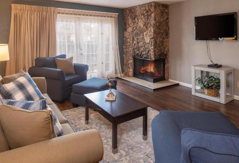 Апартаменты Deluxe 1 Спальня, Thunderbird Resort Club