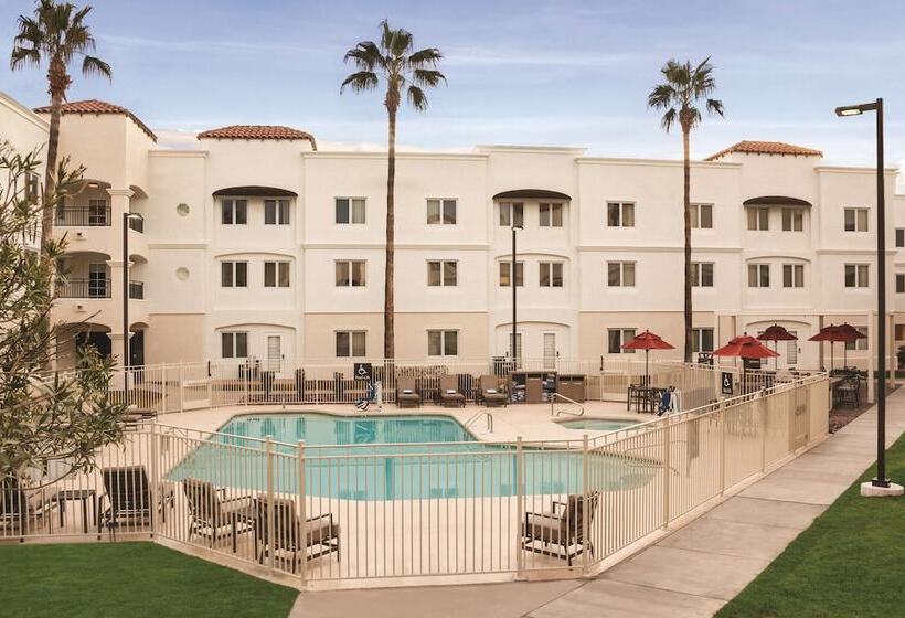 套房带泳池景, Homewood Suites By Hilton Tucson/st. Philip S Plaza Univ