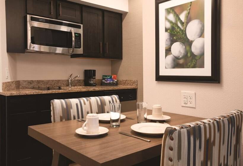 套房带泳池景, Homewood Suites By Hilton Tucson/st. Philip S Plaza Univ