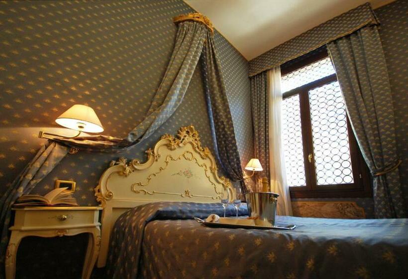 اتاق استاندارد چهار تخته, Torino
