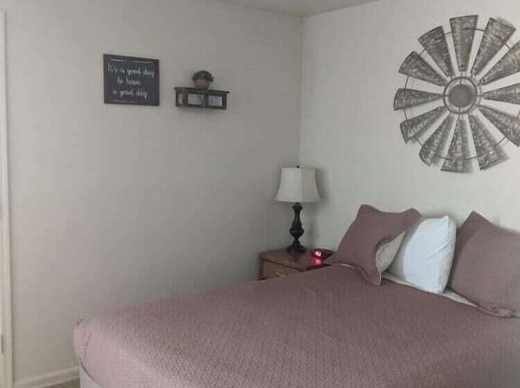 Номер Deluxe, Little Daisy Motel
