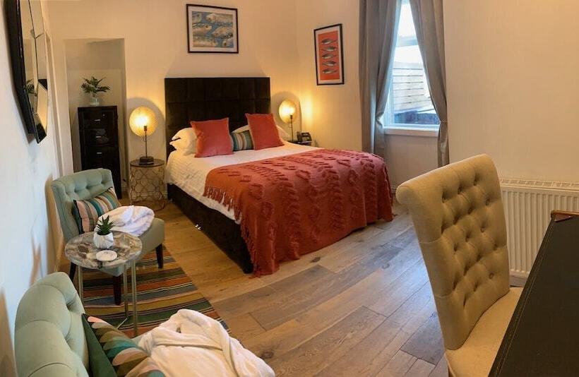 اتاق لوکس با چشم‌انداز دریا, Bayswell Park