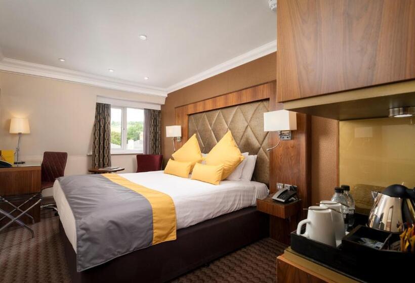 Номер Стандарт, Donnington Manor