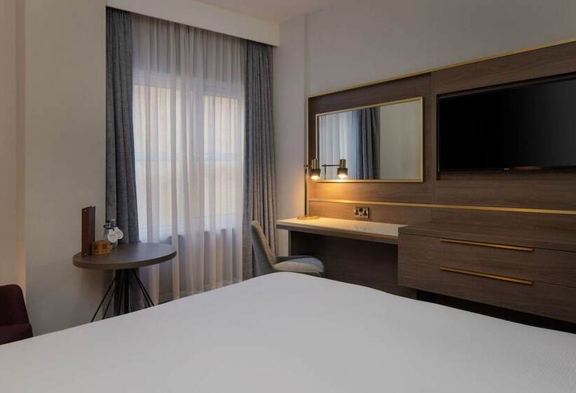 Номер Deluxe, Doubletree By Hilton London Angel Kings Cross
