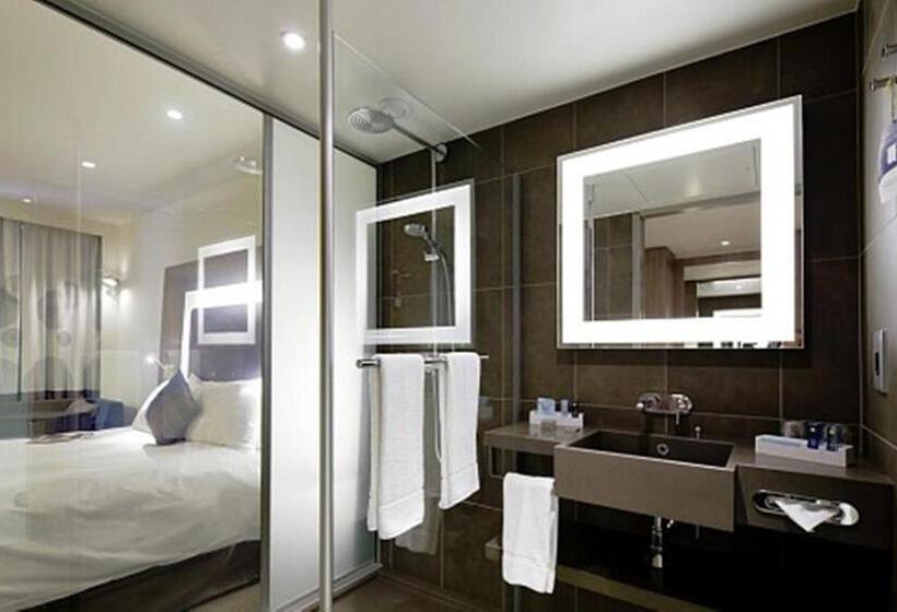 Номер Superior, Novotel London Waterloo