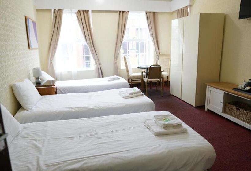 Номер Стандарт Трехместный, Royal Hotel Kettering