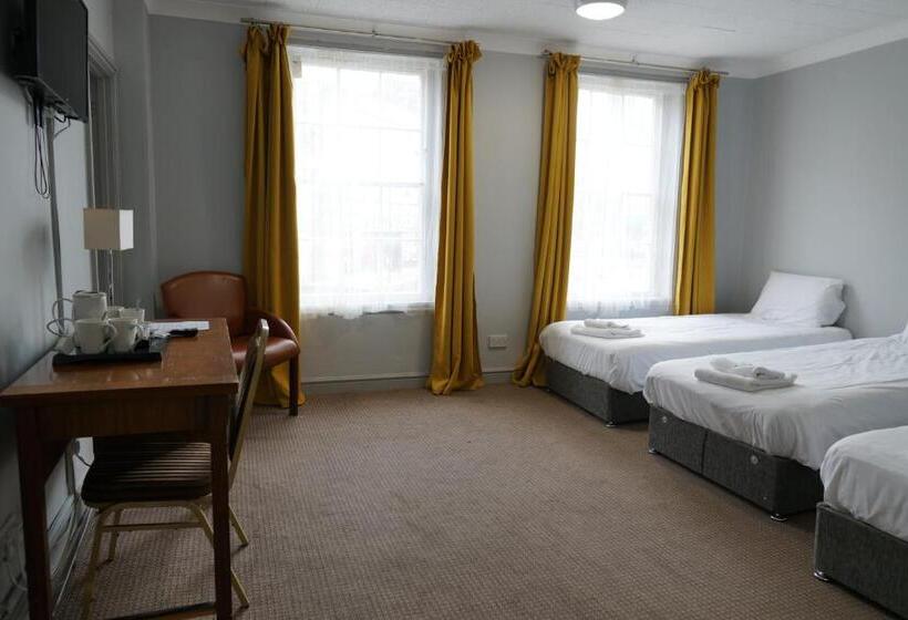 Четырехместный Номер Стандарт, Royal Hotel Kettering