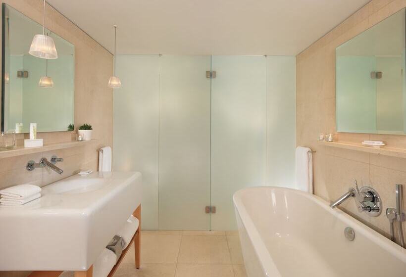 Номер Superior, St Martins Lane London