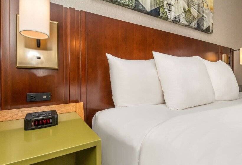 스탠다드 룸 더블 침대 2개, Comfort Inn West